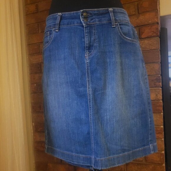 Old Navy Denin Skirt - Size 10 - Picture 1 of 5